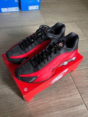 Nike Shox R4( box without lid )